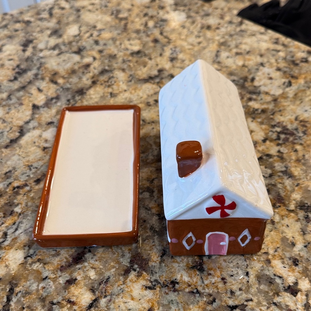 Ceramic Gingerbread House Butter Dish - Picture 3 of 3